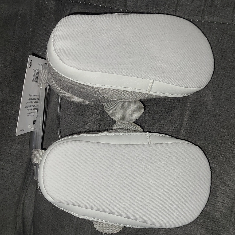 Child of Mine Made By Carters Baby White Spot Gray Dog Soft Slip On Shoes 0-3M - Picture 2 of 7